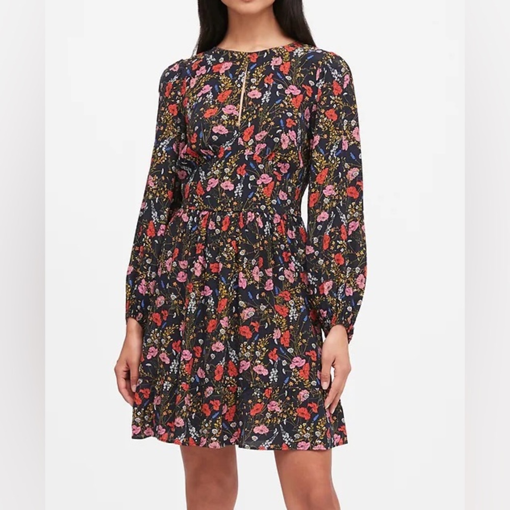 Old Navy Black Floral Smocked Waist Long Sleeve Chiffon Dress Gold Thread size L
